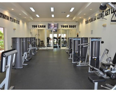 18335 Nw 68 Avenue - Photo Thumbnail 10