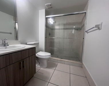 18335 Nw 68 Avenue - Photo Thumbnail 4