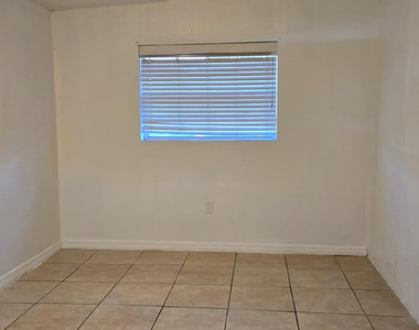 112 Newton Road - Photo Thumbnail 15