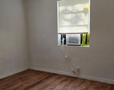 112 Newton Road - Photo Thumbnail 20