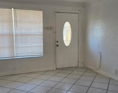 112 Newton Road - Photo Thumbnail 23