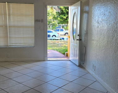 112 Newton Road - Photo Thumbnail 22