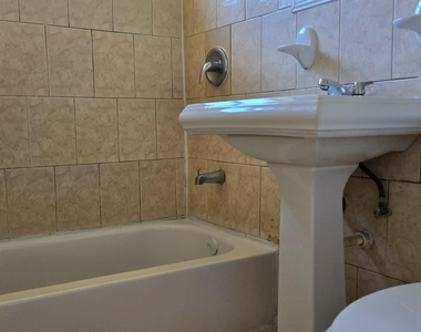 112 Newton Road - Photo Thumbnail 7