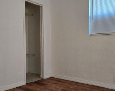 112 Newton Road - Photo Thumbnail 11