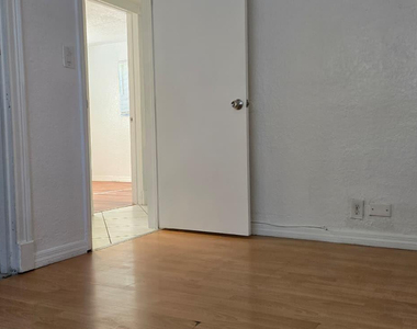 112 Newton Road - Photo Thumbnail 14