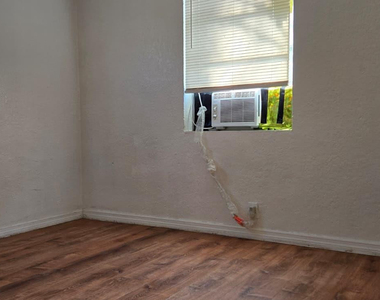 112 Newton Road - Photo Thumbnail 12
