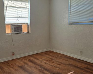 112 Newton Road - Photo Thumbnail 19