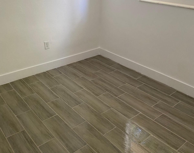 460 Sw 7th Street - Photo Thumbnail 7