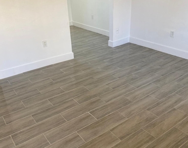 460 Sw 7th Street - Photo Thumbnail 3