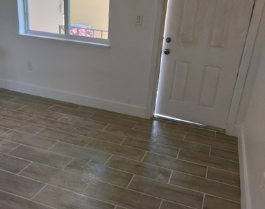 460 Sw 7th Street - Photo Thumbnail 2