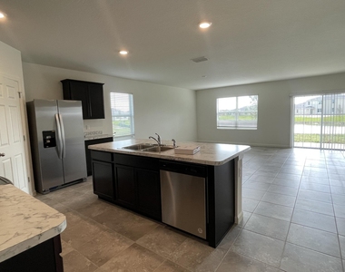 9617 Potomac Drive - Photo Thumbnail 4