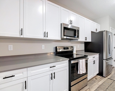 1504 Hummingbird Road - Photo Thumbnail 4