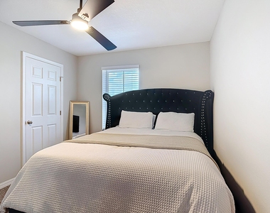1504 Hummingbird Road - Photo Thumbnail 20