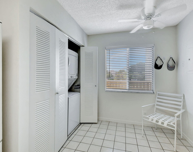 7185 Huntington Lane - Photo Thumbnail 12