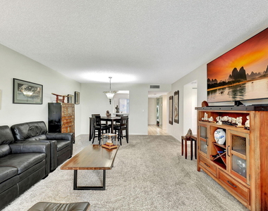 7185 Huntington Lane - Photo Thumbnail 6