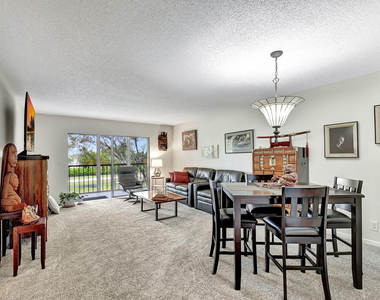 7185 Huntington Lane - Photo Thumbnail 2