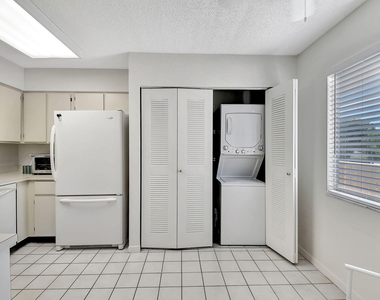 7185 Huntington Lane - Photo Thumbnail 10