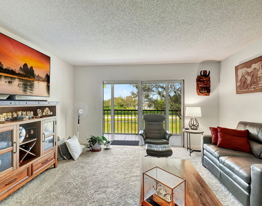 7185 Huntington Lane - Photo Thumbnail 1