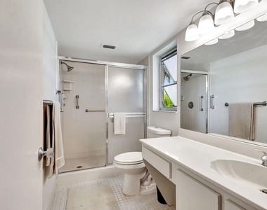 7185 Huntington Lane - Photo Thumbnail 9