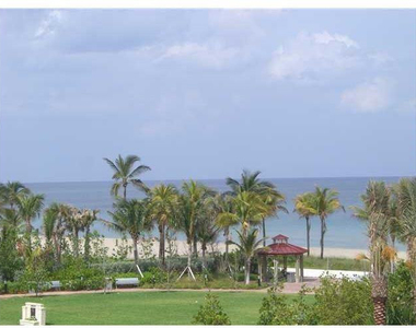 4445 El Mar Drive - Photo Thumbnail 8