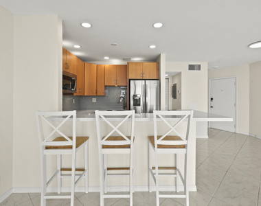 400 Wilma Circle - Photo Thumbnail 9