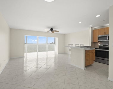 400 Wilma Circle - Photo Thumbnail 4