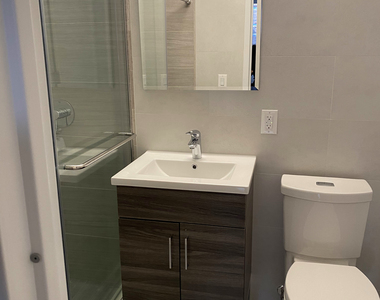  235 West 48th Street - Photo Thumbnail 4
