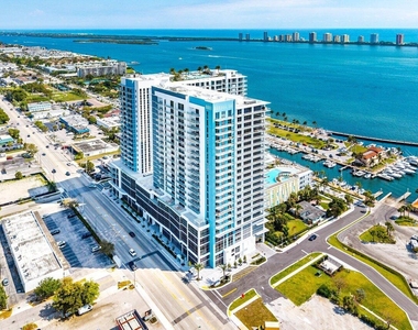 220 Lake Shore Drive - Photo Thumbnail 33