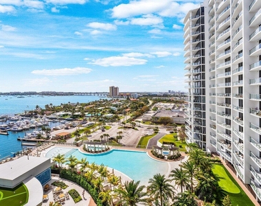 220 Lake Shore Drive - Photo Thumbnail 32