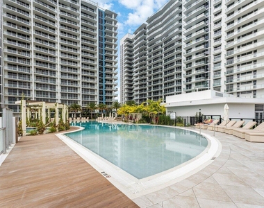 220 Lake Shore Drive - Photo Thumbnail 57
