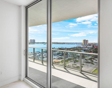 220 Lake Shore Drive - Photo Thumbnail 14