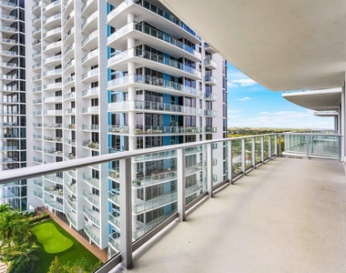 220 Lake Shore Drive - Photo Thumbnail 30