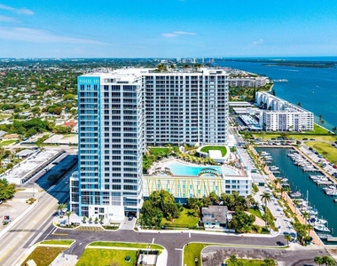 220 Lake Shore Drive - Photo Thumbnail 43