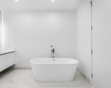 220 Lake Shore Drive - Photo Thumbnail 17