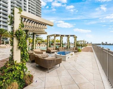 220 Lake Shore Drive - Photo Thumbnail 55