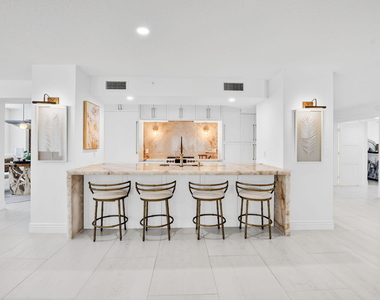 7233 Promenade Drive - Photo Thumbnail 7
