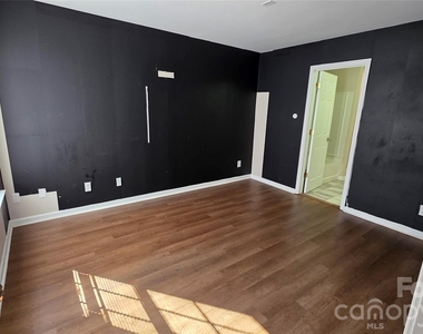 7147 Henderson Valley Lane - Photo Thumbnail 7