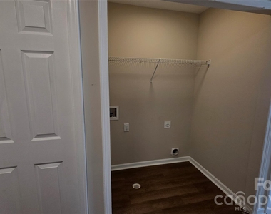 7147 Henderson Valley Lane - Photo Thumbnail 15