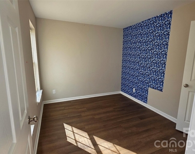 7147 Henderson Valley Lane - Photo Thumbnail 18