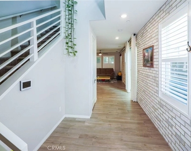 103 Cambria Court - Photo Thumbnail 7
