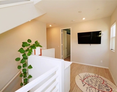 103 Cambria Court - Photo Thumbnail 11