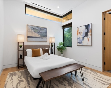 5702 Melvin Avenue - Photo Thumbnail 32