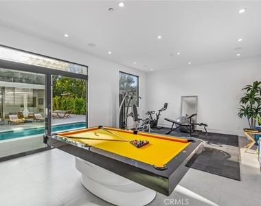 5702 Melvin Avenue - Photo Thumbnail 2