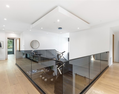 5702 Melvin Avenue - Photo Thumbnail 24