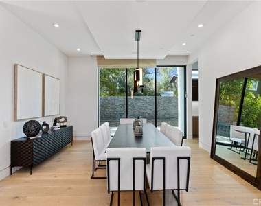 5702 Melvin Avenue - Photo Thumbnail 16