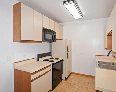 1707 Pacific Coast Highway - Photo Thumbnail 4