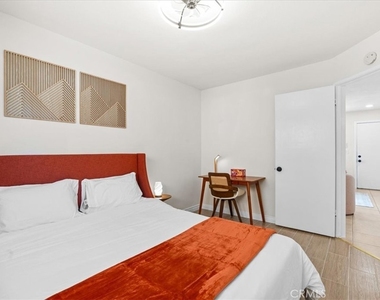 1097 Bonita Street - Photo Thumbnail 15