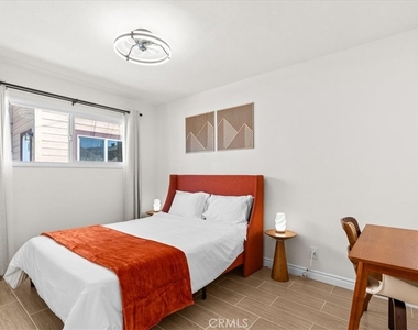 1097 Bonita Street - Photo Thumbnail 14