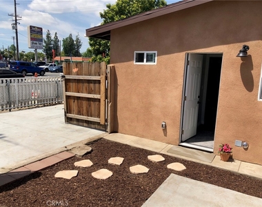 7239 Sterling Avenue - Photo Thumbnail 9
