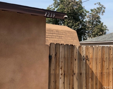 7239 Sterling Avenue - Photo Thumbnail 11